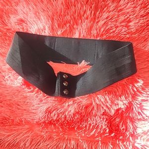 Elastic belt